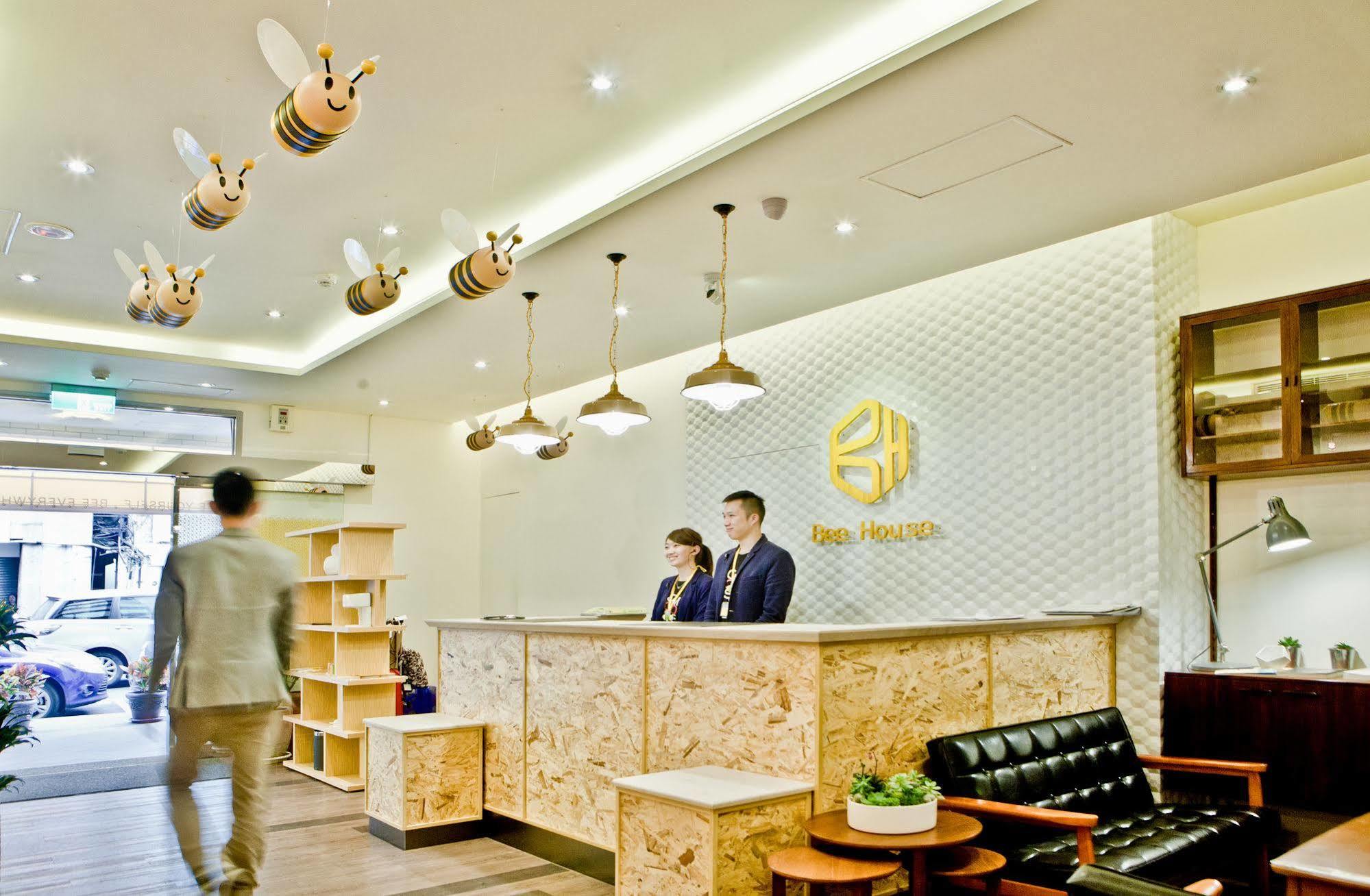 Bee House By Cosmos Creation - Taipei Main Station Hotel Екстериор снимка